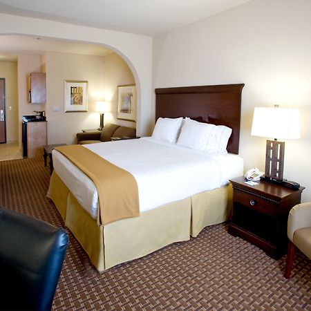 Holiday Inn Express Hotel And Suites Kingsville By Ihg Pokój zdjęcie